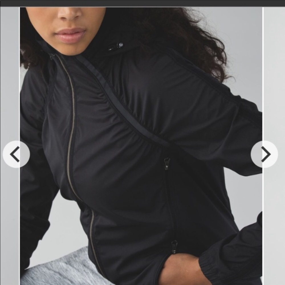 Lululemon gather and sprint rain coat sz. 4